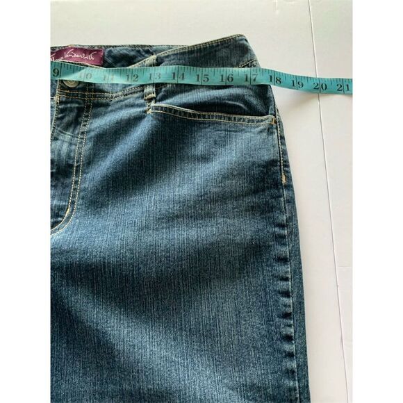 Gloria Vanderbilt Women's Capri Jeans Size 12 Blue Embroidered Cuffs - Picture 2 of 12